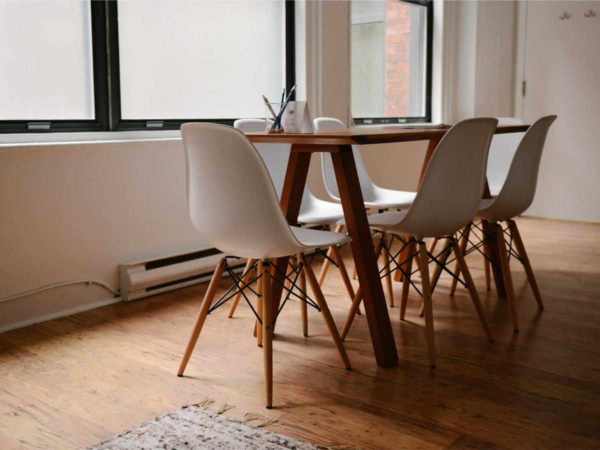 Ridge dining table with wooden chairs